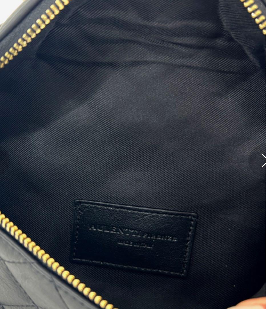 新品未使用　オウレンティ　キルティング　レザー　ボディバッグ　軽量　ブラック