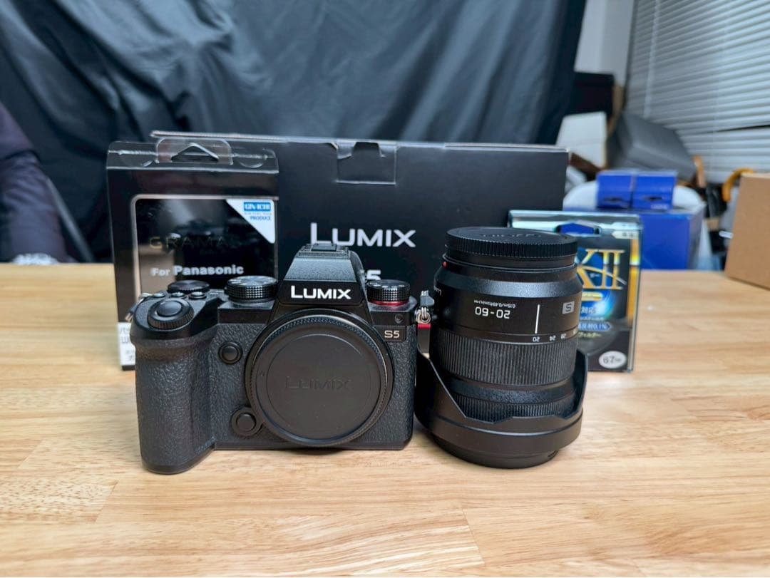 LUMIX S5 ミラーレス一眼カメラ 20-60mmレンズ付き