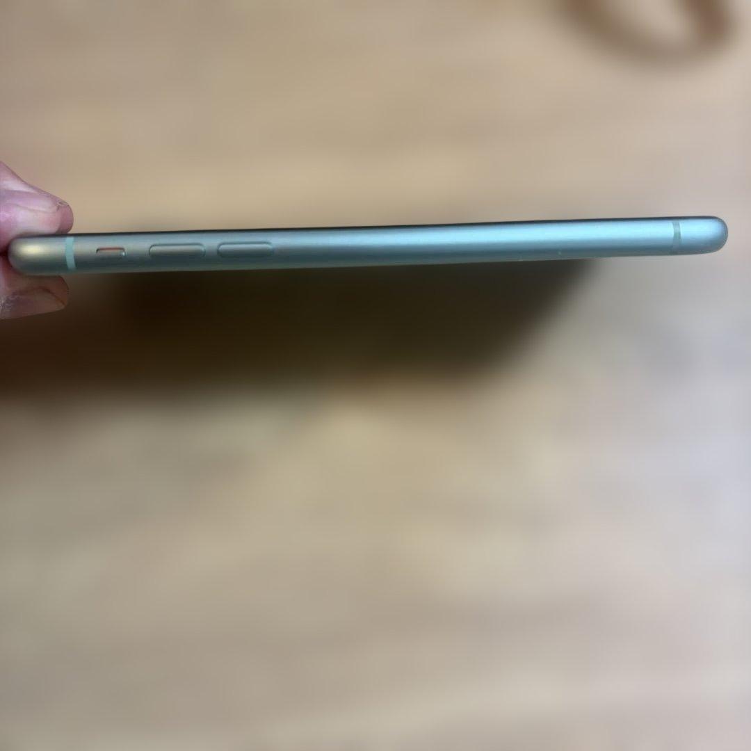 iPhone11 64ギガ　グリーン