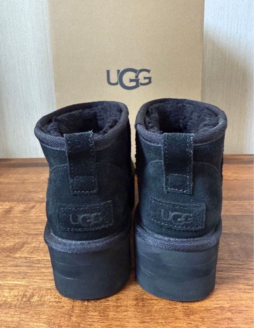 UGG ウルトラ　ミニ プラットフォーム　厚底ムートンブーツ　23cm UK4
