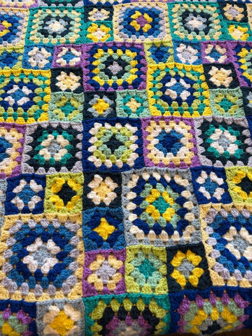 ハンドメイド✳︎大判✳︎グラニースクエア✳︎ブランケット✳︎マルチカバー