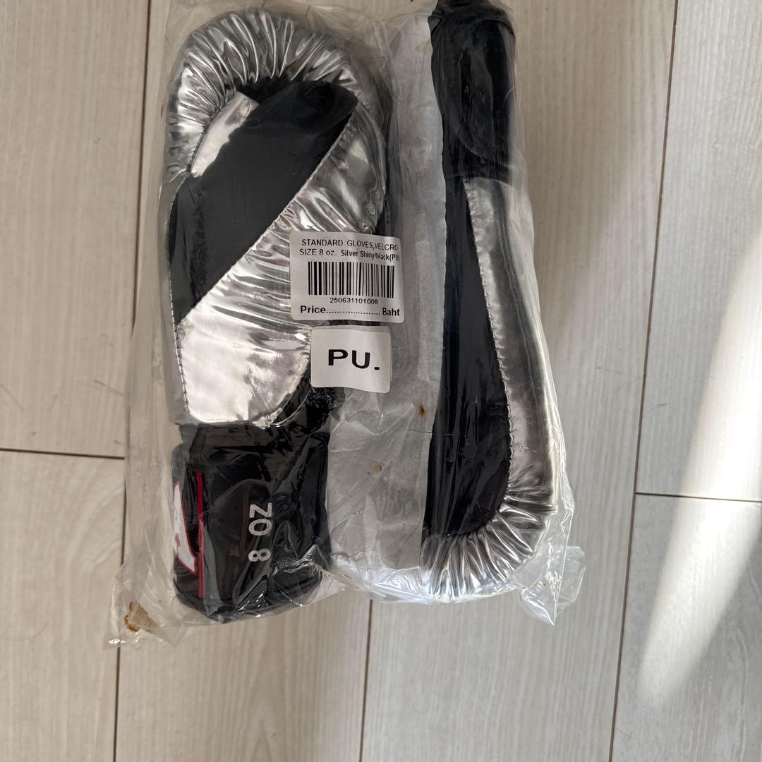 RAJA ボクシンググローブ シルバー/ブラック　新品　8oz PU