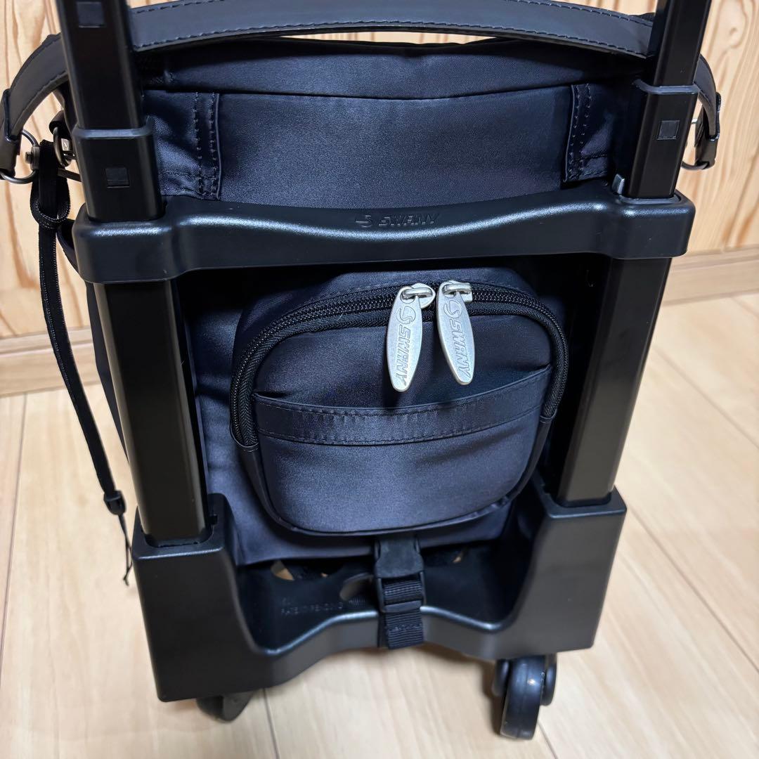 ブラックキャリーカート ナイロン製 伸縮式　SWANY ローラー４輪