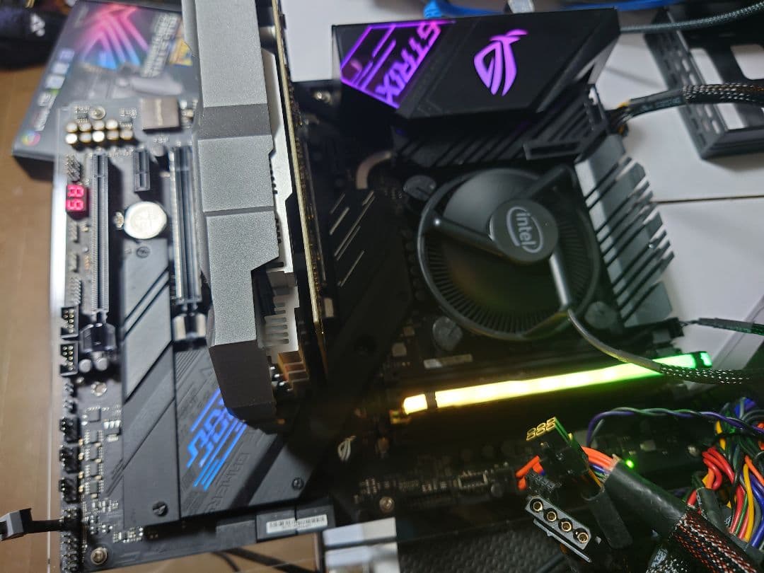 ASUS ROG STRIX Z490-E GAMING マザーボード