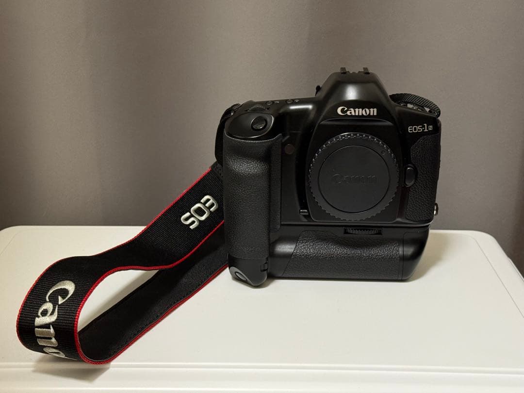 【新品同様】Canon EOS-1N フィルム一眼レフ