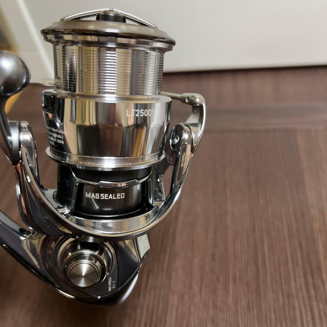 美品 DAIWA 22 EXIST イグジスト LT2500S