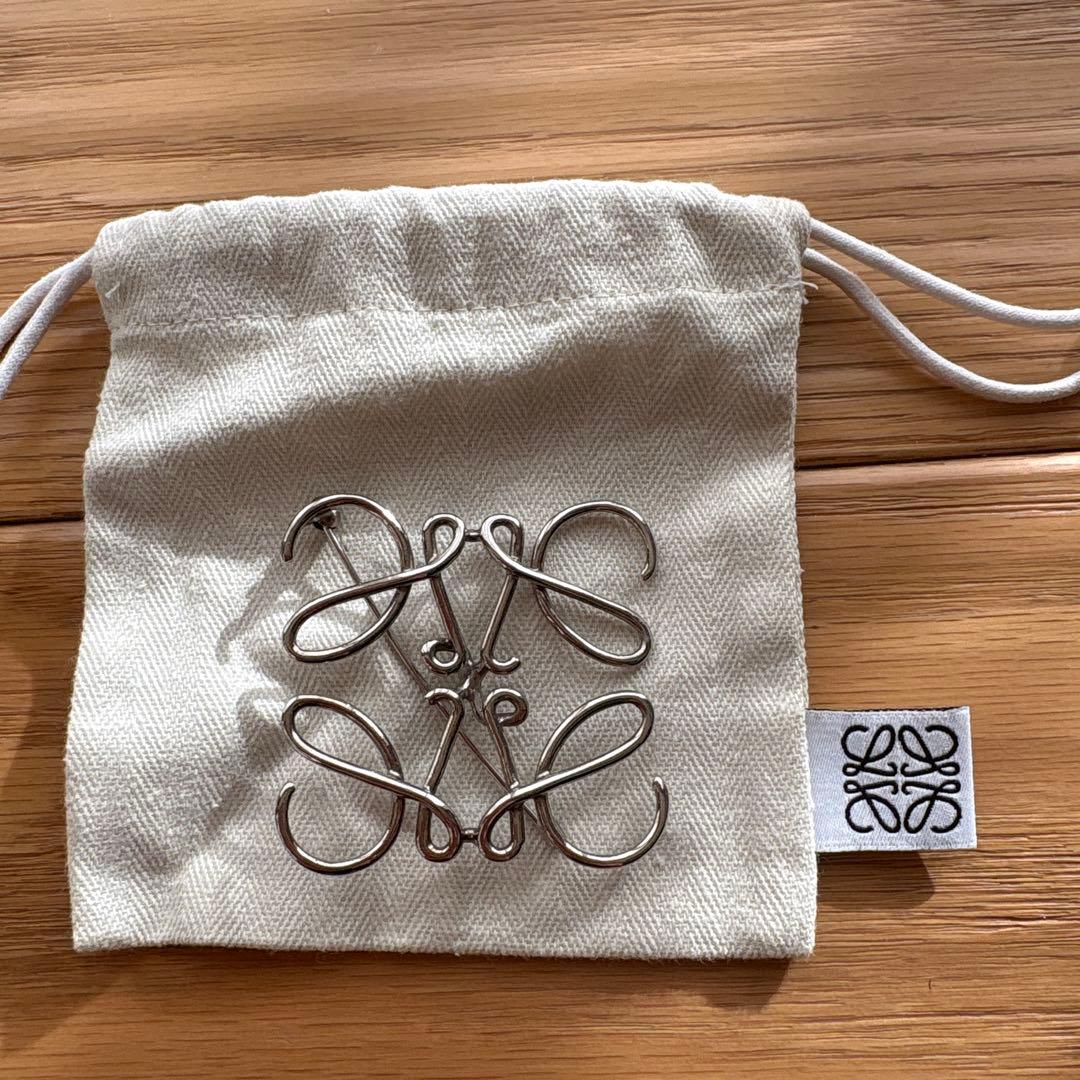 【1月31日まで値下げ】ロエベ　ブローチ