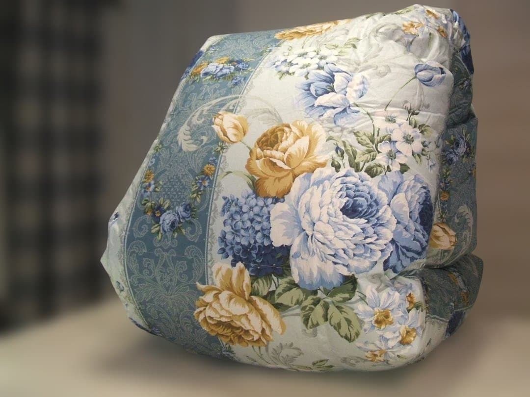 残１点買い得品‼️新品＊ロイヤル＊フランス９３％＊増量１，３キロ＊羽毛布団ＳＢ