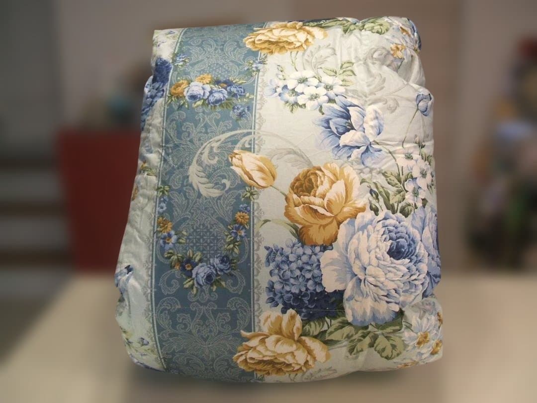 残１点買い得品‼️新品＊ロイヤル＊フランス９３％＊増量１，３キロ＊羽毛布団ＳＢ