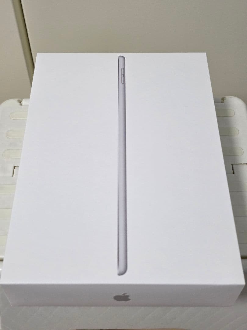 iPad 第7世代 シルバー 32GB Wi-Fiモデル MW752J/A