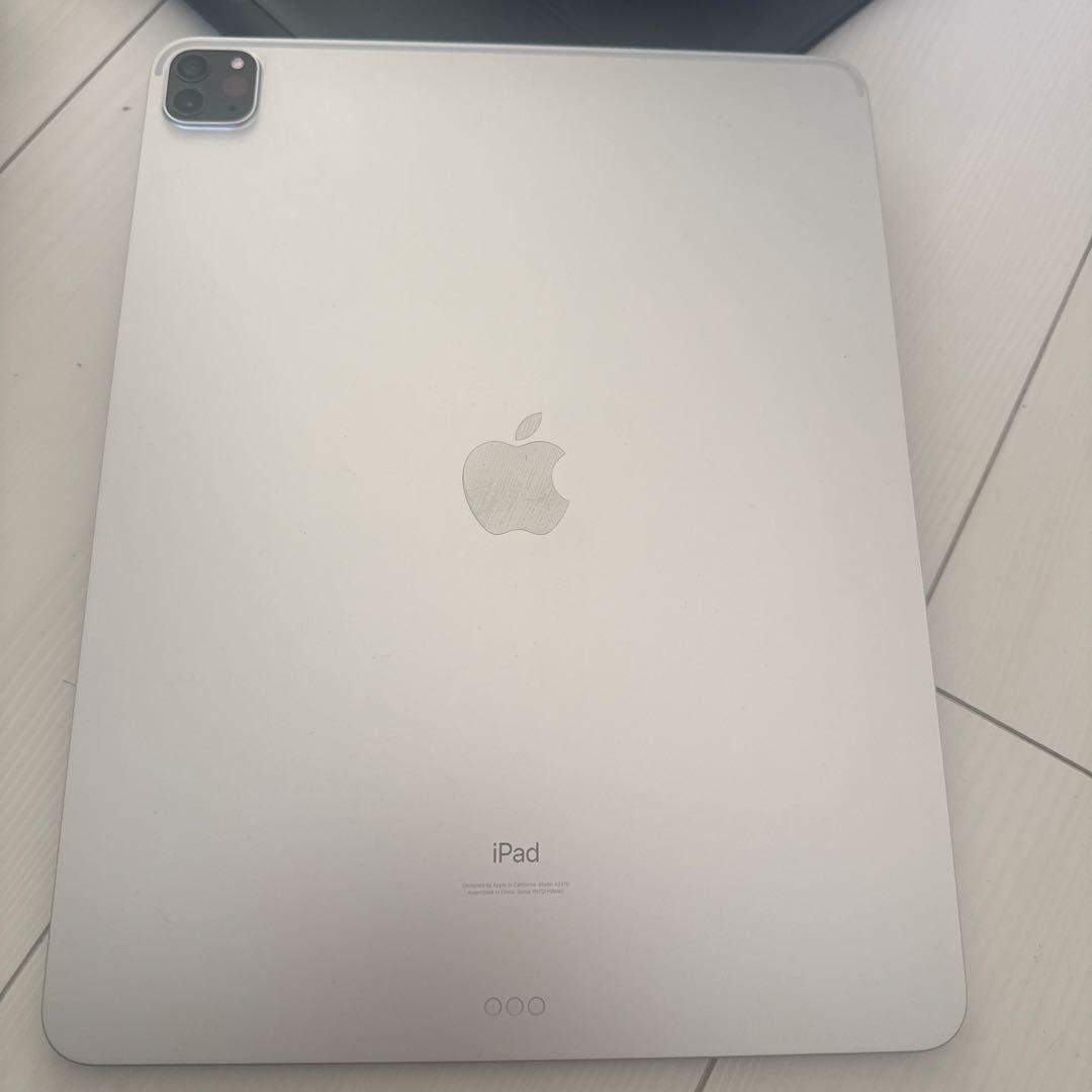 MagicKeyboard込み12.9インチiPad Pro (第5世代)本体