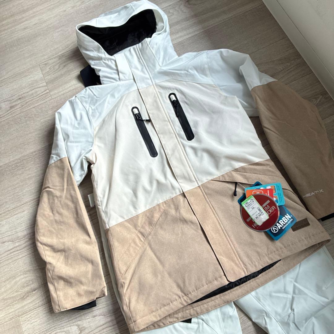 未使用 エアボーン ARBN スキーウェア スノボードウェア 上下セット LL