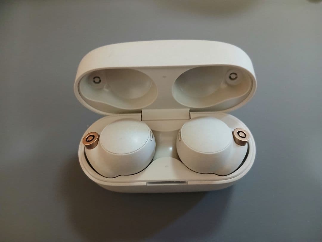 SONY　WF-1000XM4　ワイヤレス　ノイズキャンセリング　イヤホン　⑤