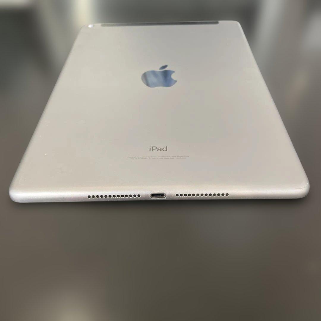 Apple iPad (第6世代) 32GBシルバー　セルラーモデル