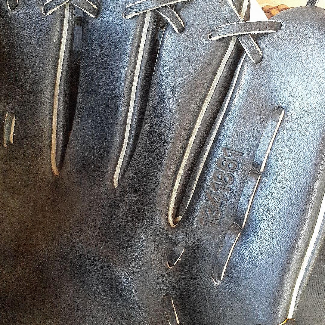 アンダーアーマー　投手用グラブ　　軟式一般 　UNDER ARMOUR　最終価格