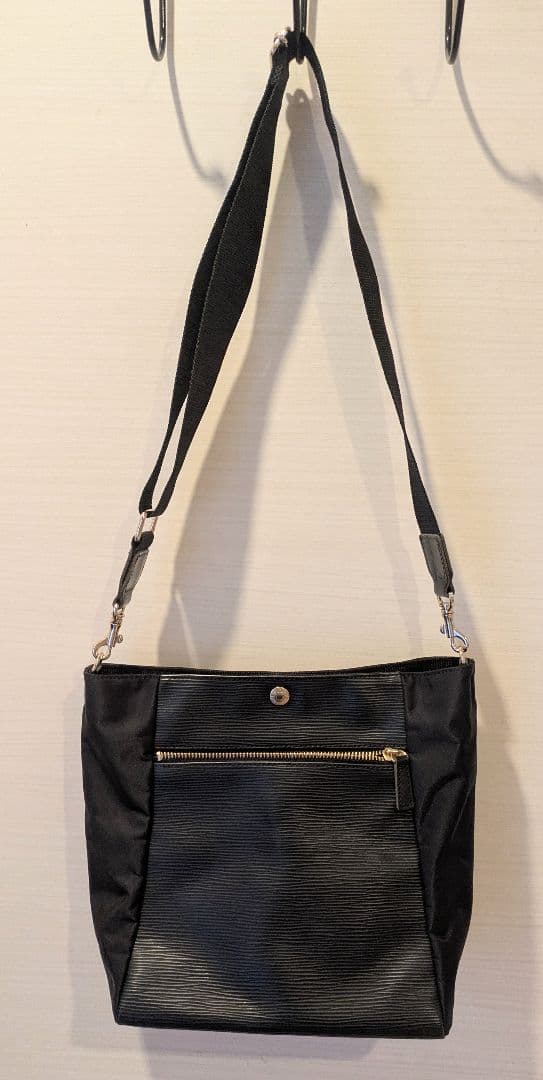未使用近　ブレス　トプカピ　ショルダーバッグ　レディース　ブラック　黒