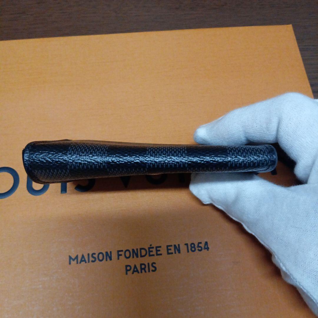 ルイ・ヴィトン。美品ダミエグラフィット、ミルテックレ6連キーケース