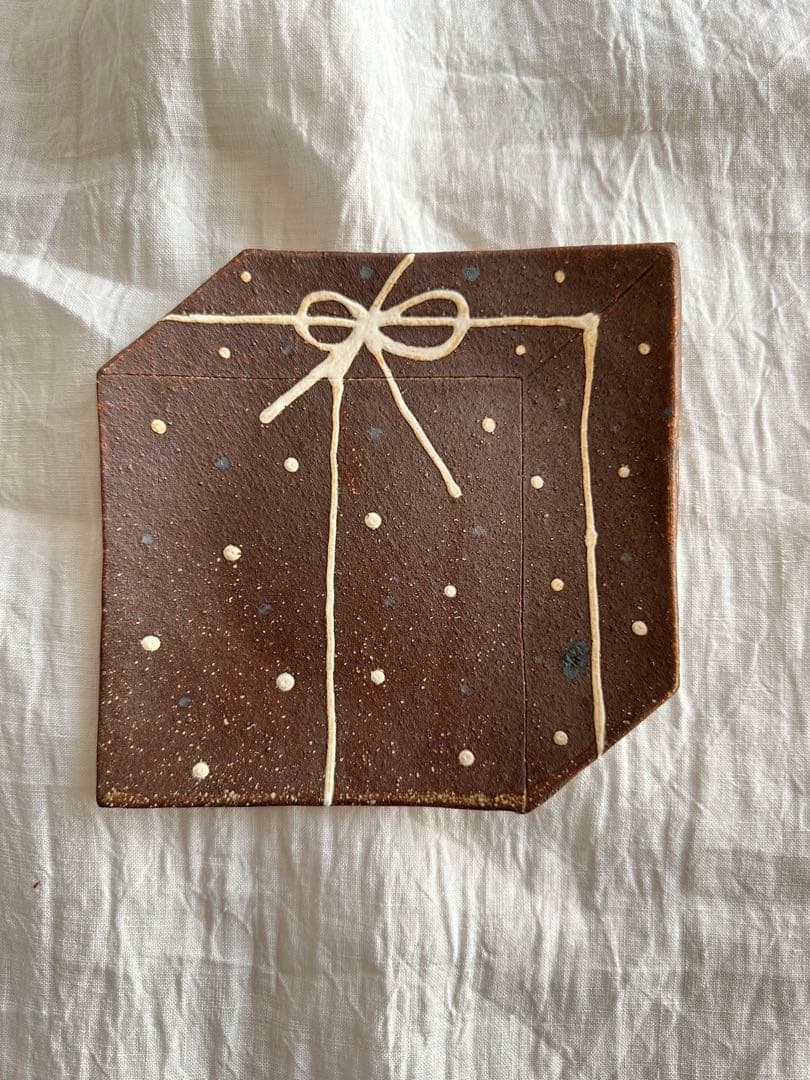 岡崎順子　プレゼント皿とカトラリー2個付き　未使用　入手困難