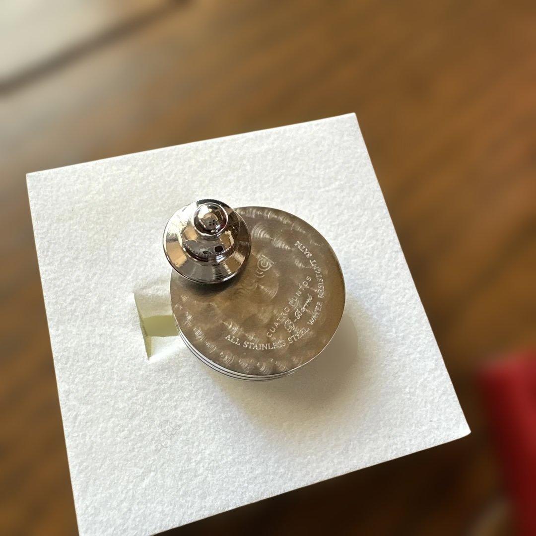 muta ピンバッジ ブローチ