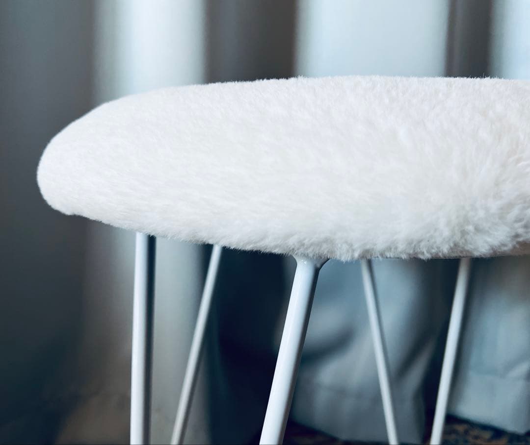 ファースツール ふわふわファー付きスツール ピュアホワイト