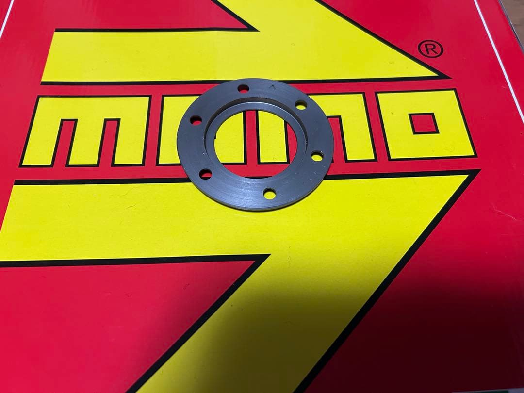 momoステアリング