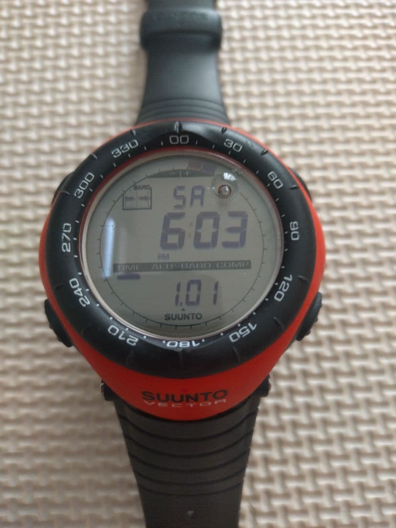 超美品 スント ベクター オレンジ SUUNTO VECTOR orange