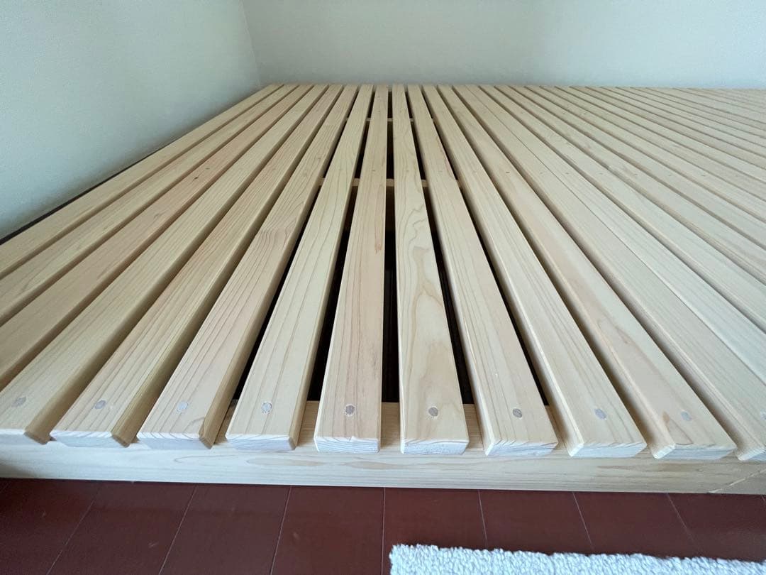 国産ヒノキ無垢材のスノコベッド