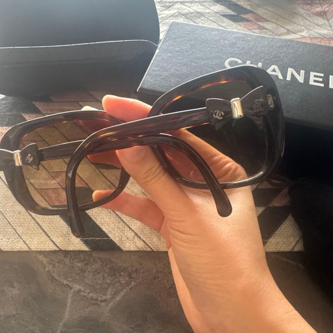 CHANEL ブラウンラウンドサングラス ケース付き