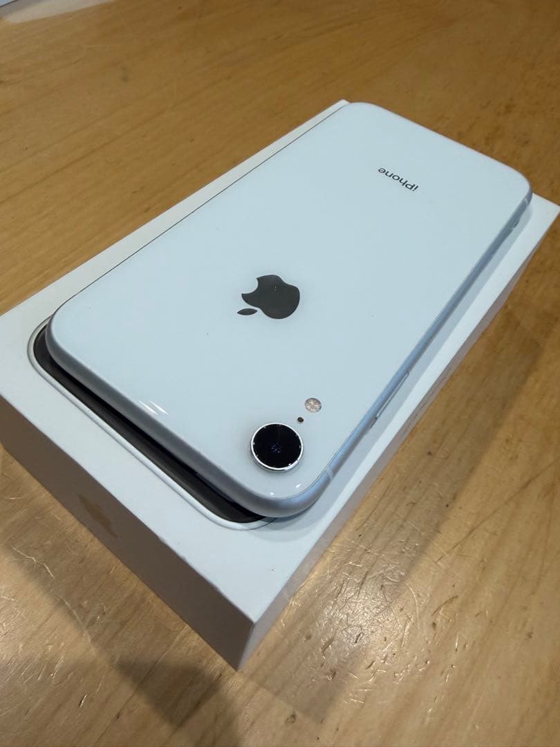 iPhone アイフォン テンアール iPhoneXR 本体　ホワイト