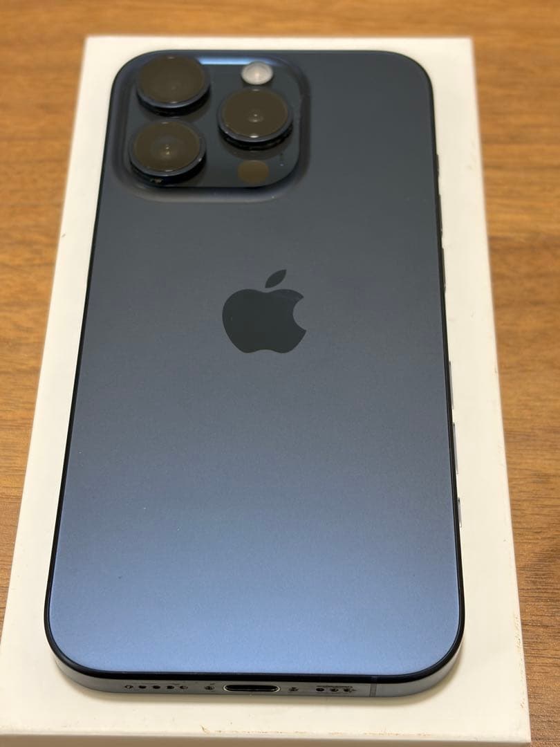 【美品】Iphone15pro 128gb ブルーチタニウム