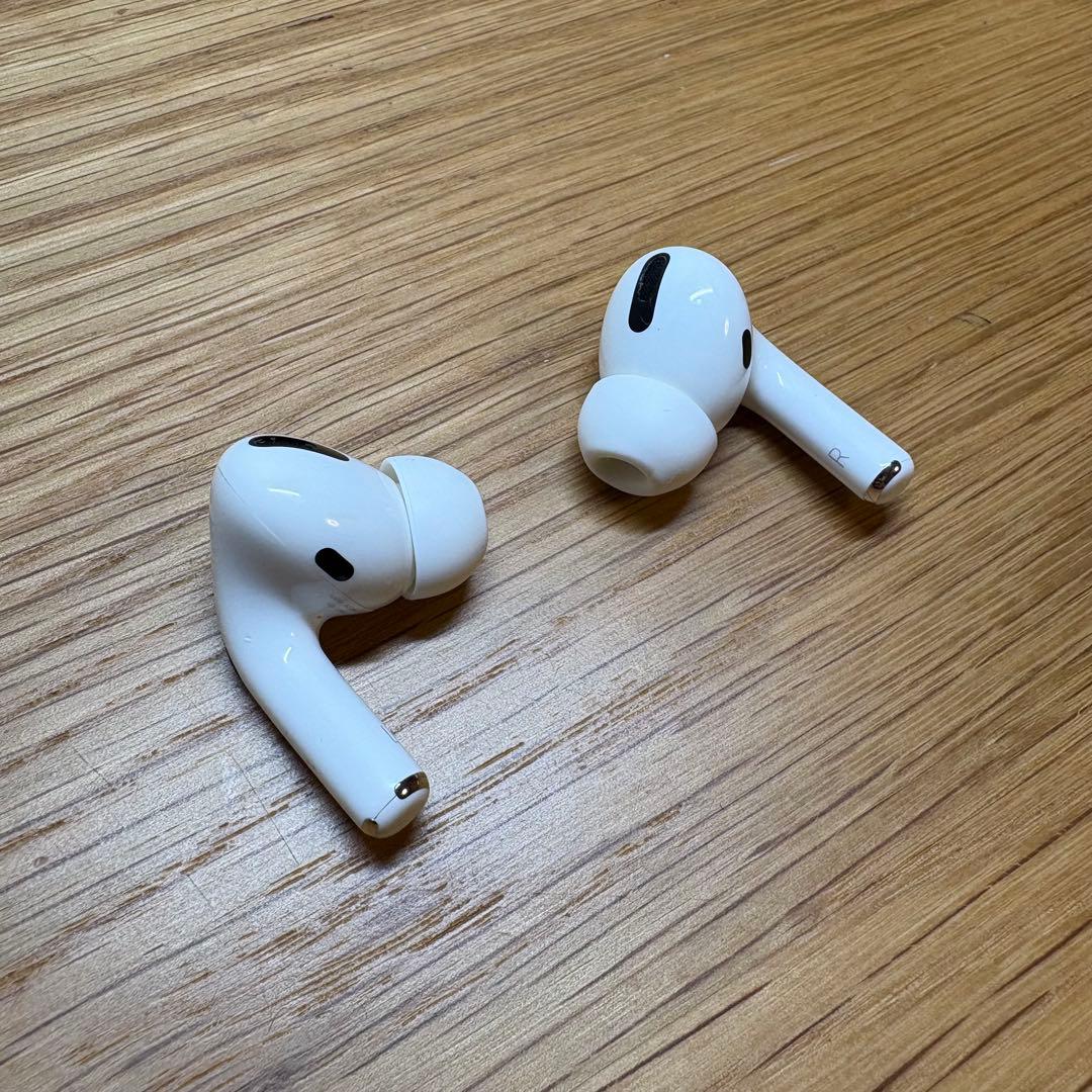 [純正/美品]Apple AirPods Pro 本体(付属品は全て有り)
