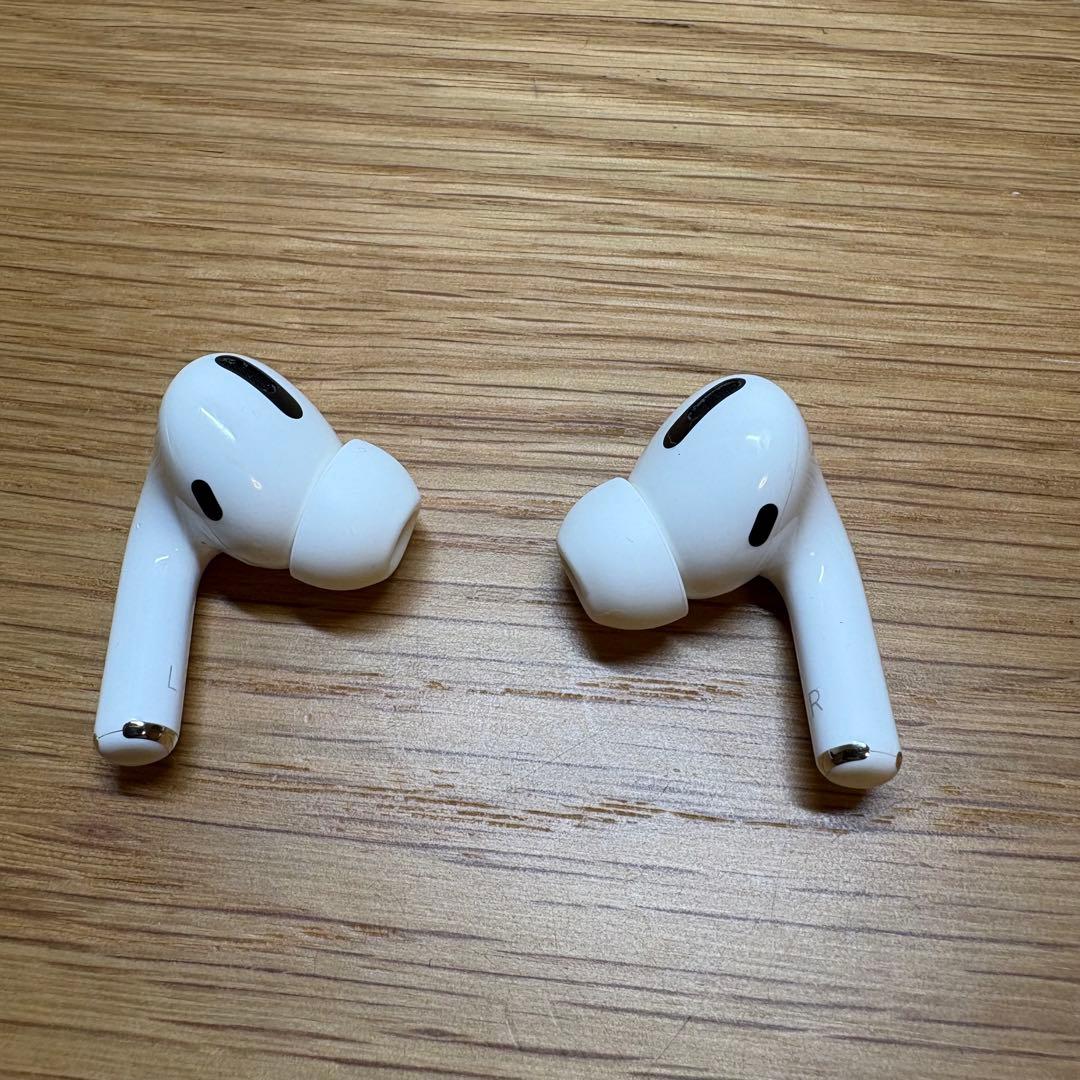 [純正/美品]Apple AirPods Pro 本体(付属品は全て有り)