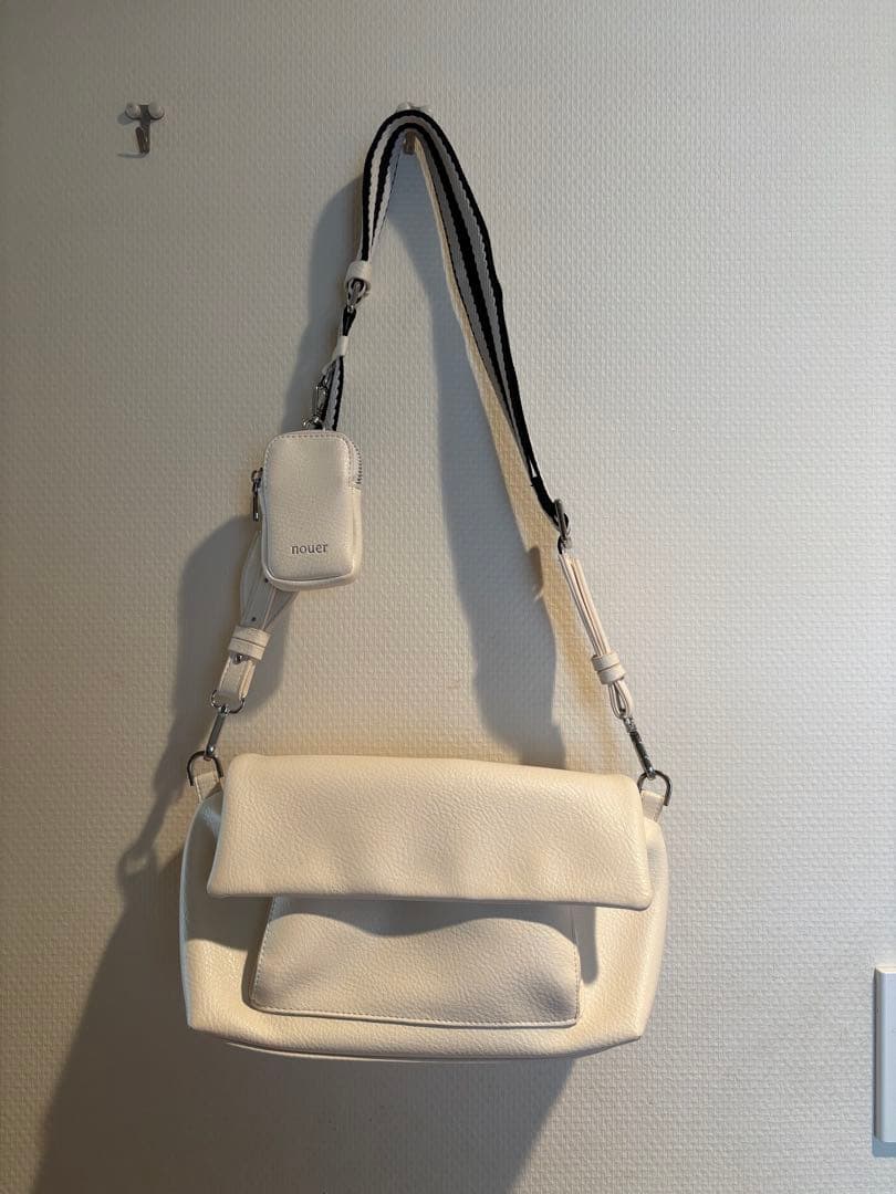 nouer ボトムエンポスロゴバッグ ホワイト　美品　2025夏