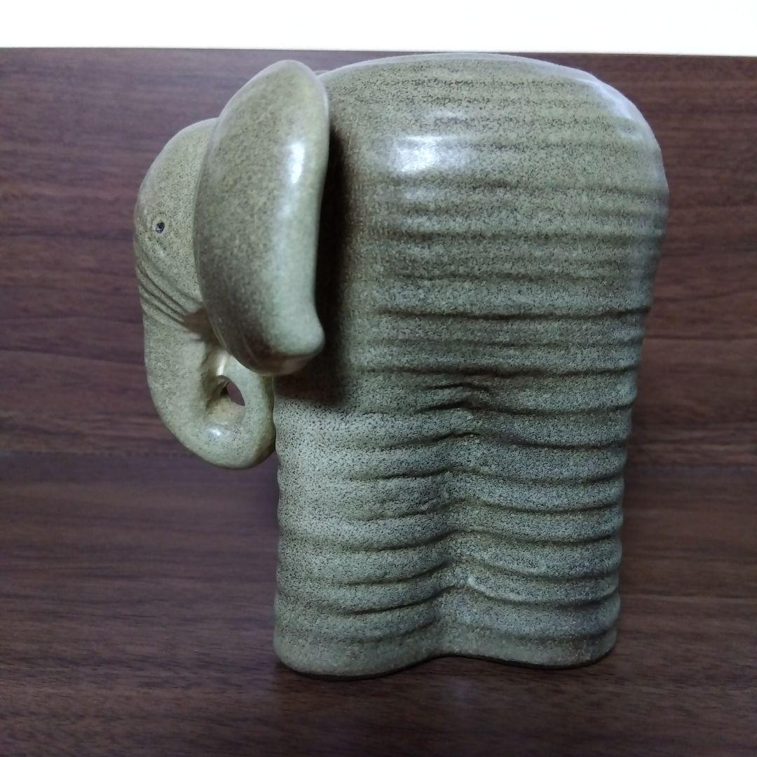 リサ・ラーソン　エレファント　象