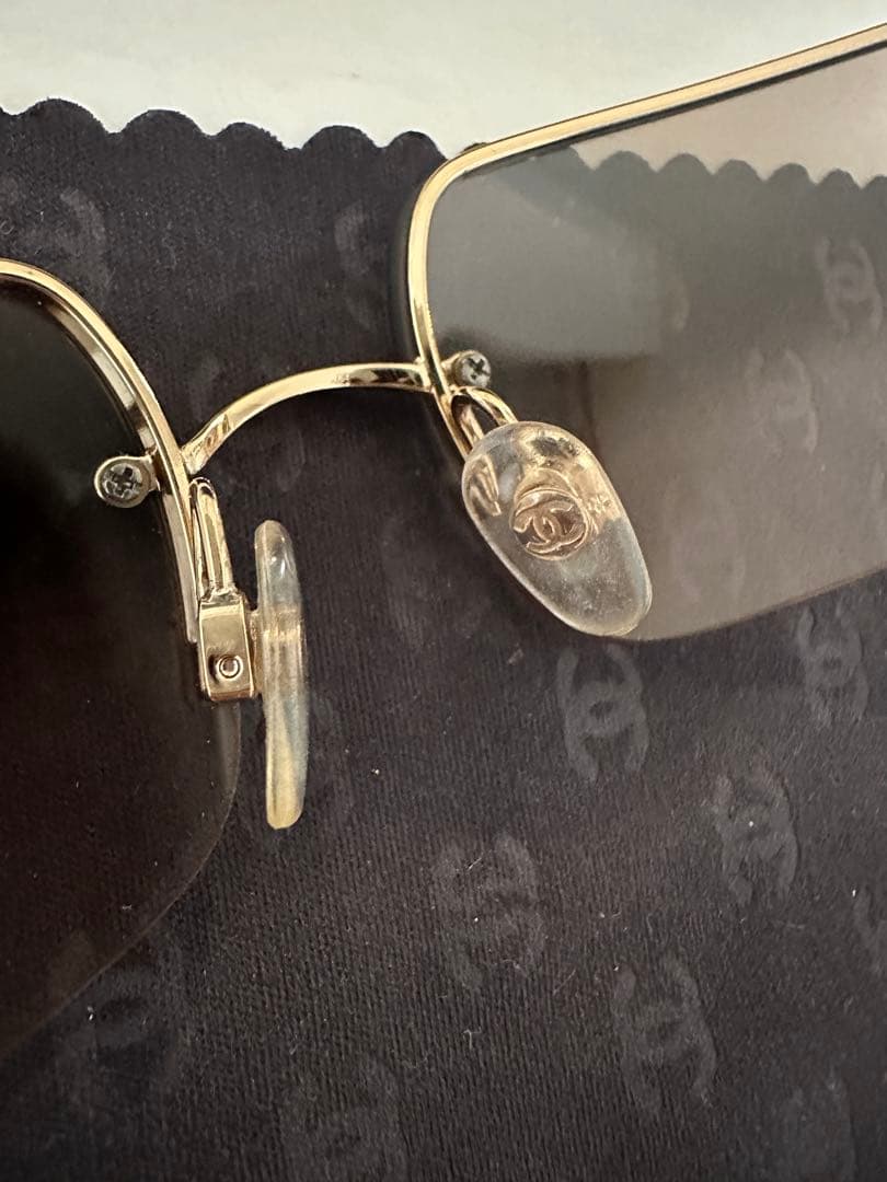 CHANEL リムレス　サングラス