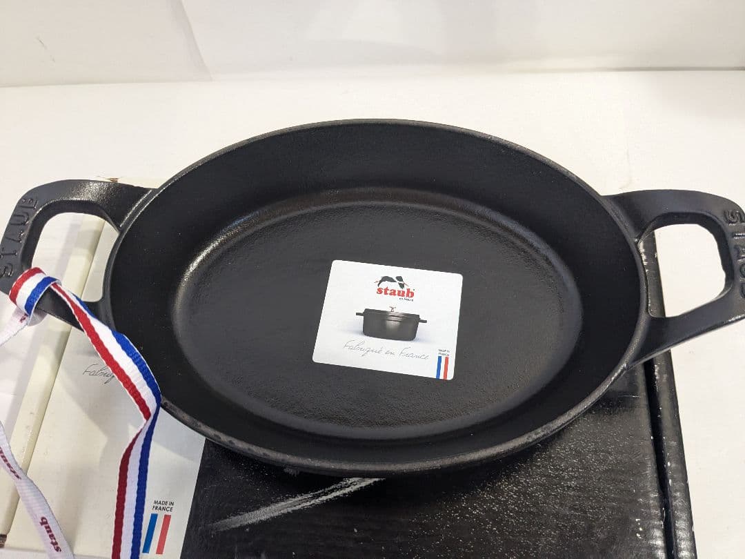 未使用　staub ストウブ　オーバル スタッカブル ディッシュ ブラック 21