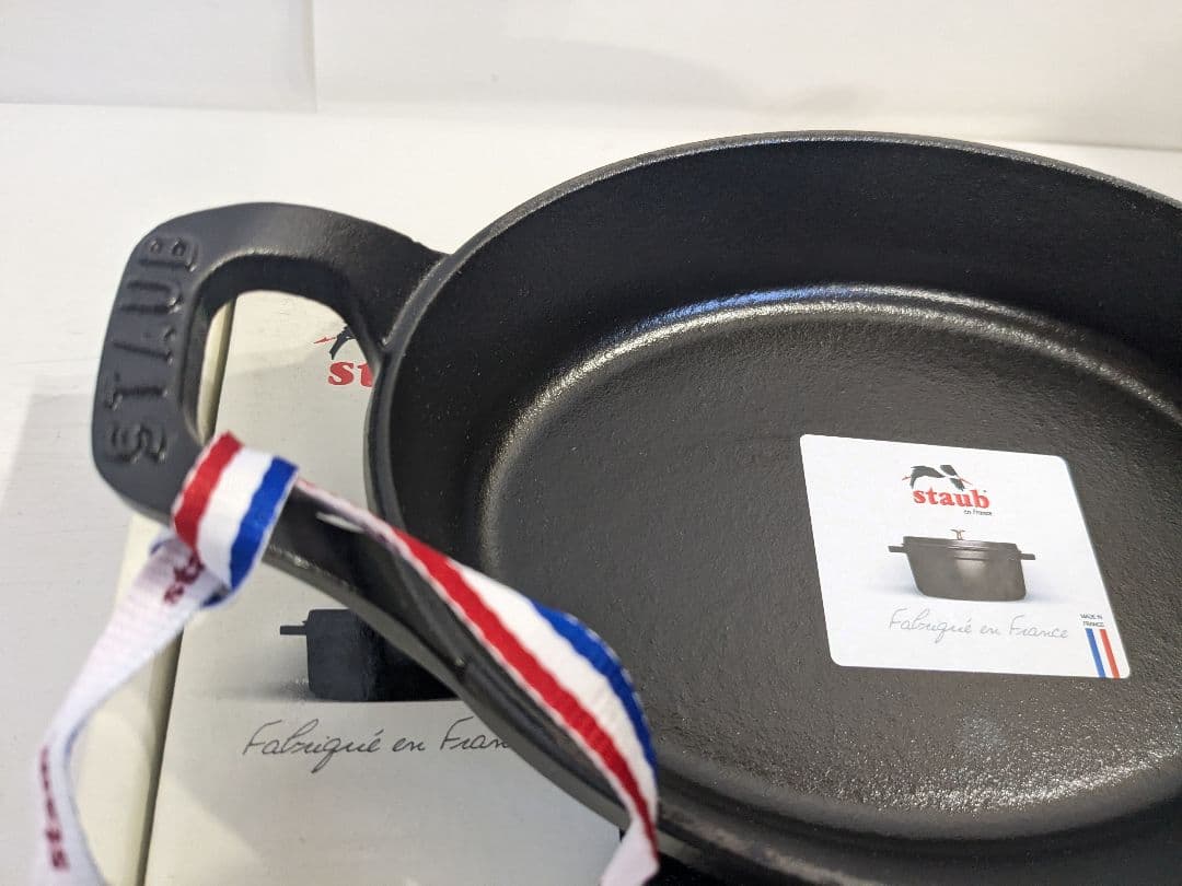 未使用　staub ストウブ　オーバル スタッカブル ディッシュ ブラック 21