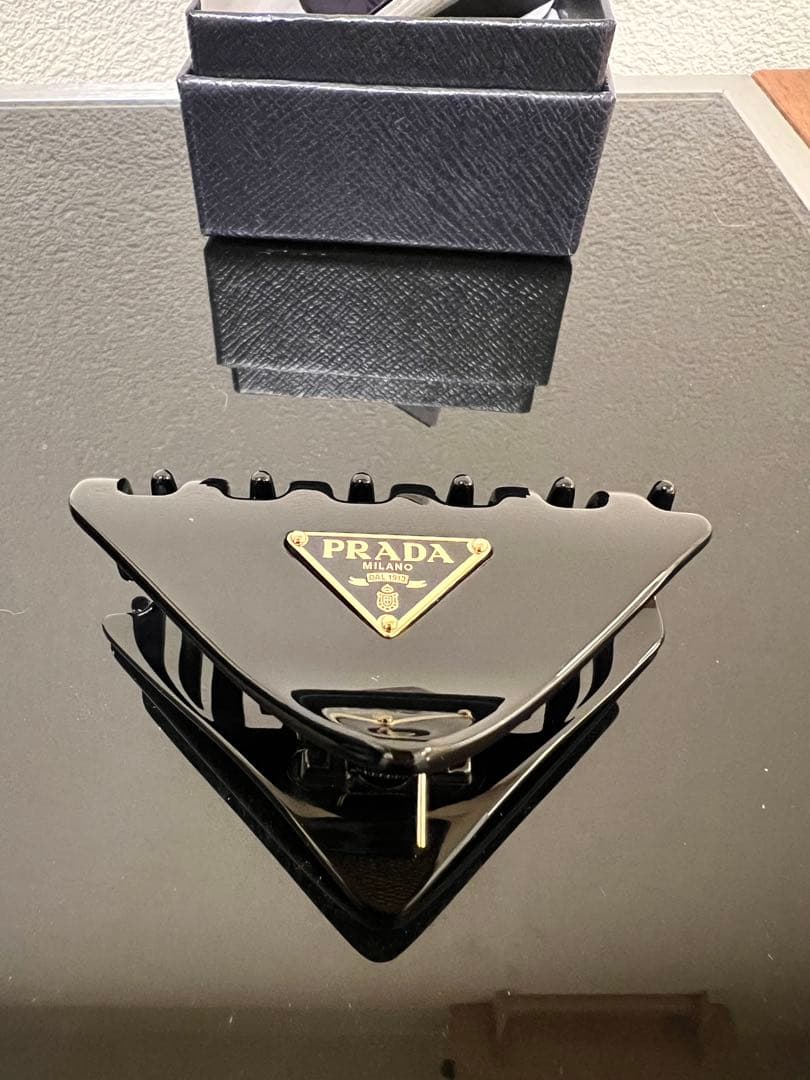 PRADA ヘアクリッププラダ アクリル プレックス クロウクリップ新品未使用