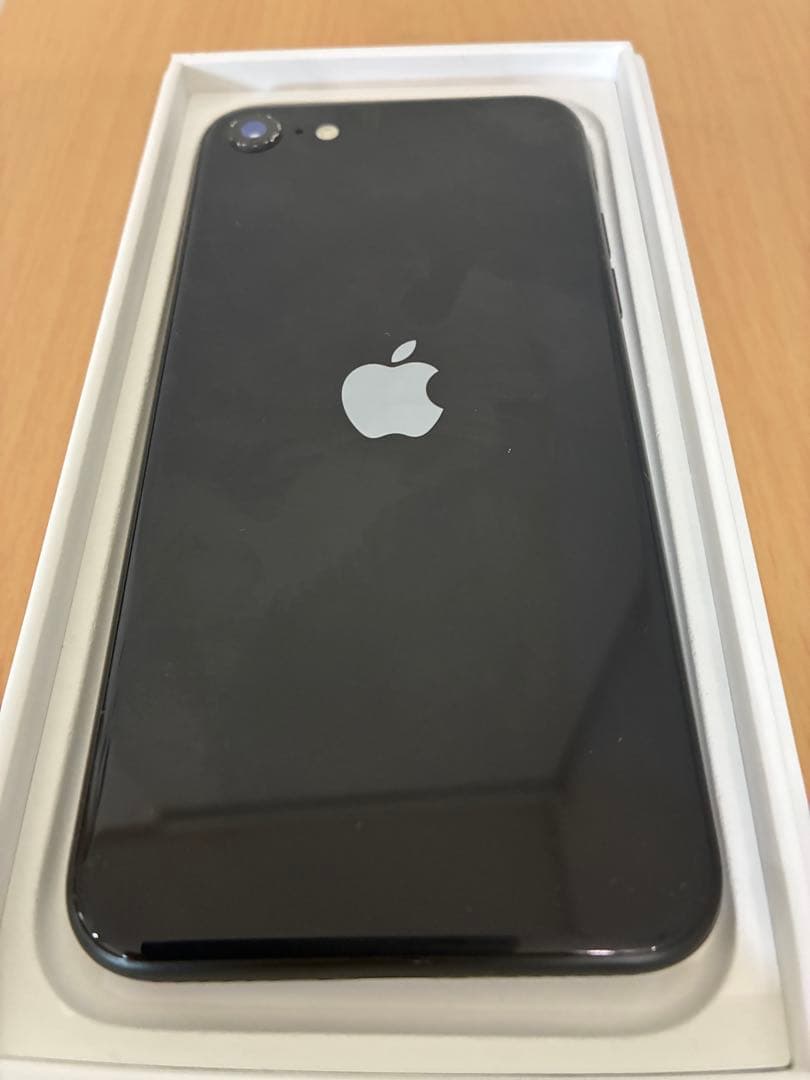 iPhone SE 第3世代　64GB