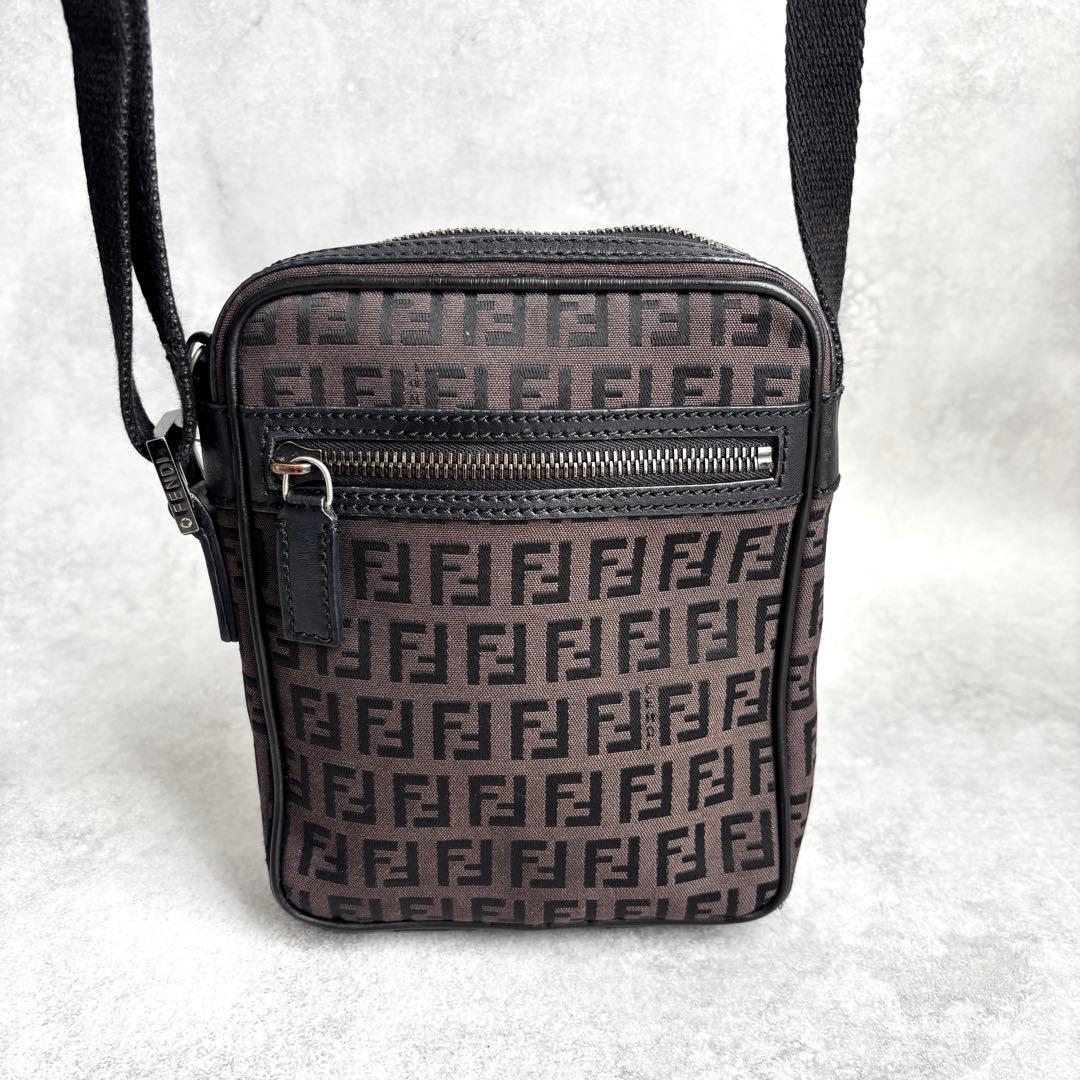 お値下げ済み!FENDI ズッキーノ クロスボディ FFロゴ ショルダーバッグ