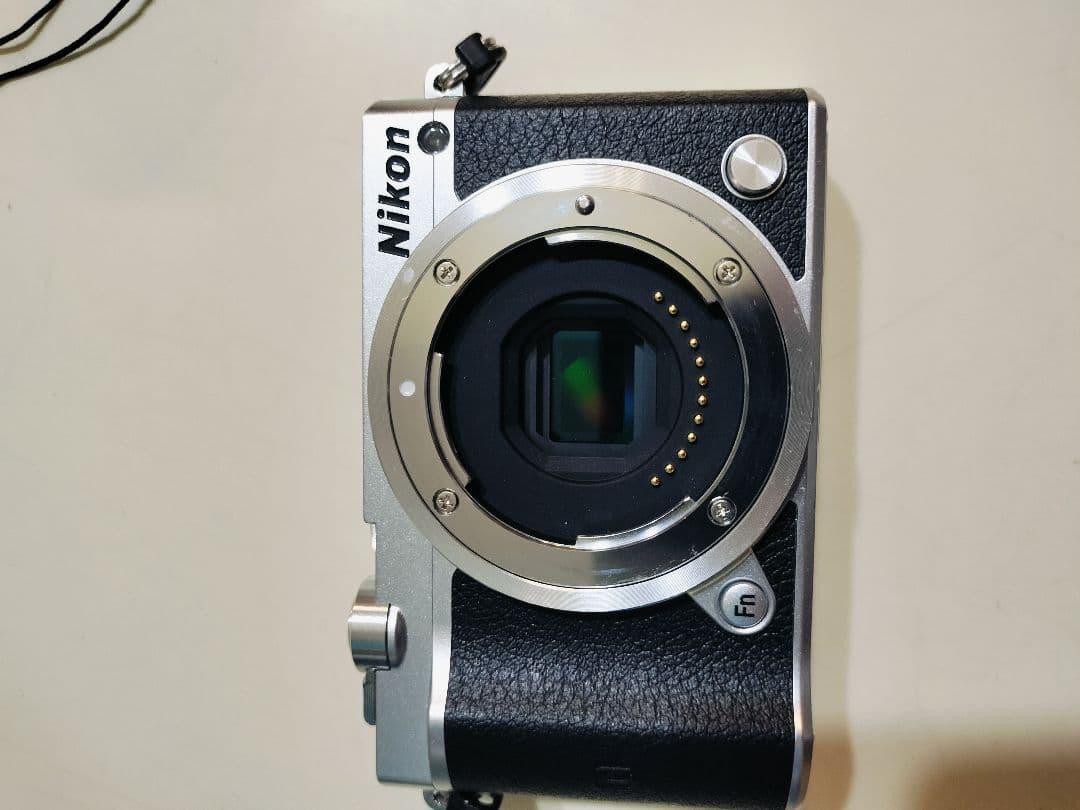 Nikon ミラーレス一眼 Nikon1 J5 ダブルレンズ 新品バッテリー付き