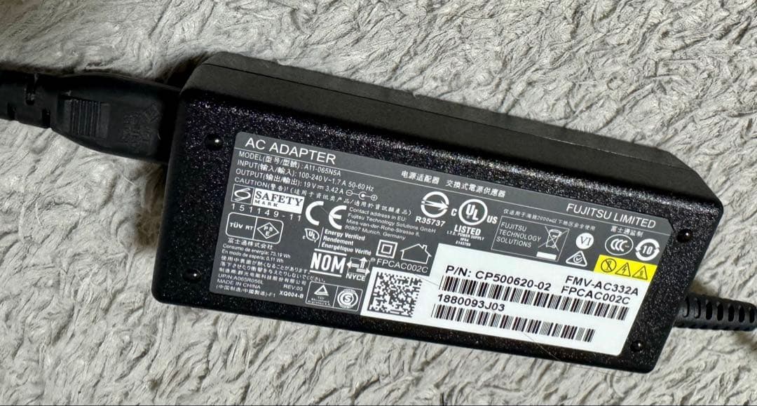 爆速i7/SSD500GB/メモリ8GB 富士通 LIFEBOOK ホワイト