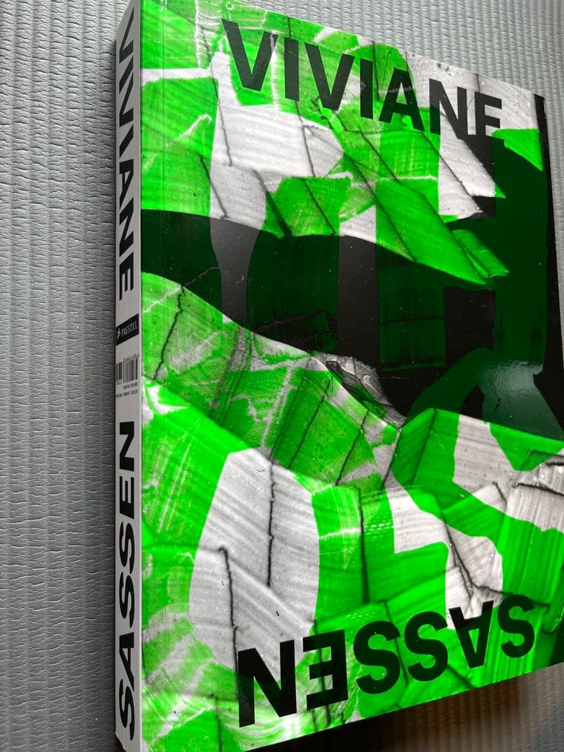 アート・デザイン・音楽 VIVIANE SASSEN Phosphor