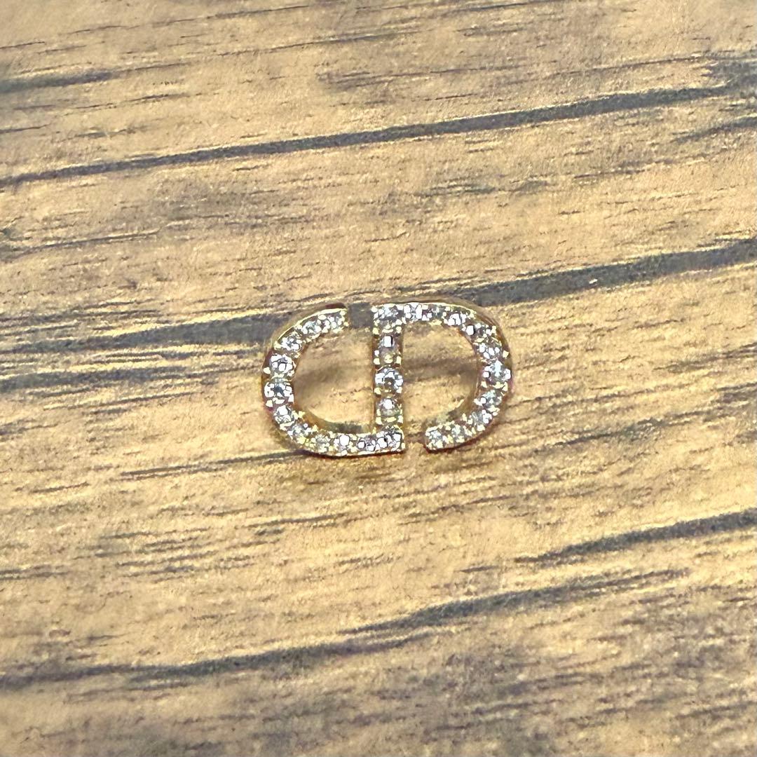 Dior クリスタルロゴピアス(片耳用)