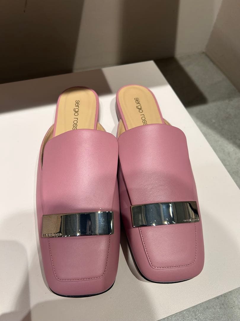 可愛い★定価128700円★新品【セルジオロッシ】SR1サンダルピンク37.5