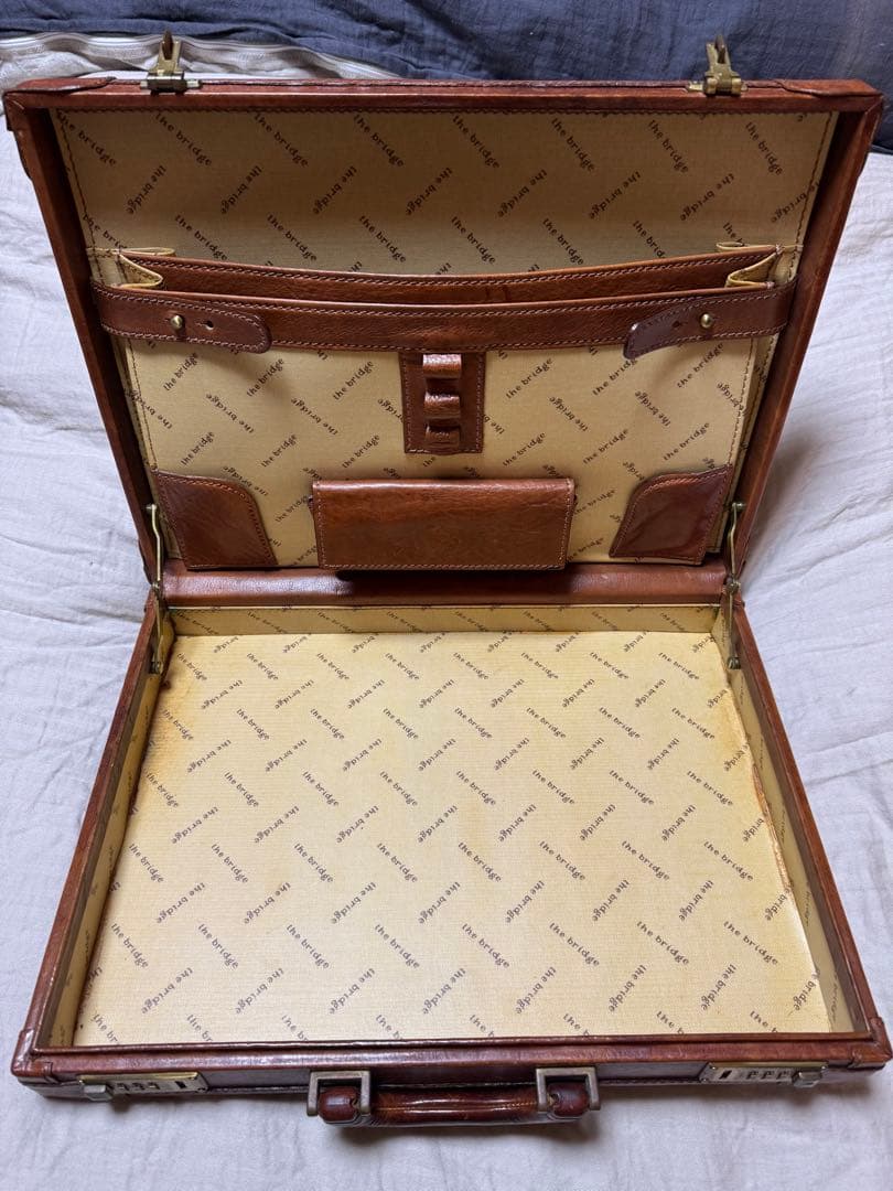 ブラウンレザー ビジネスバッグ　イタリア製