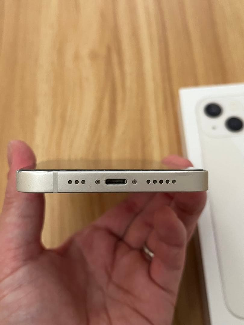 ニ*ド様 Apple iPhone 13 スターライト 本体