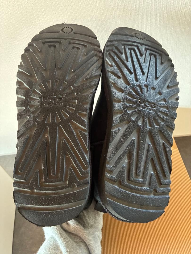 未使用に近い　UGG W CLASSIC MINI ブラック 6
