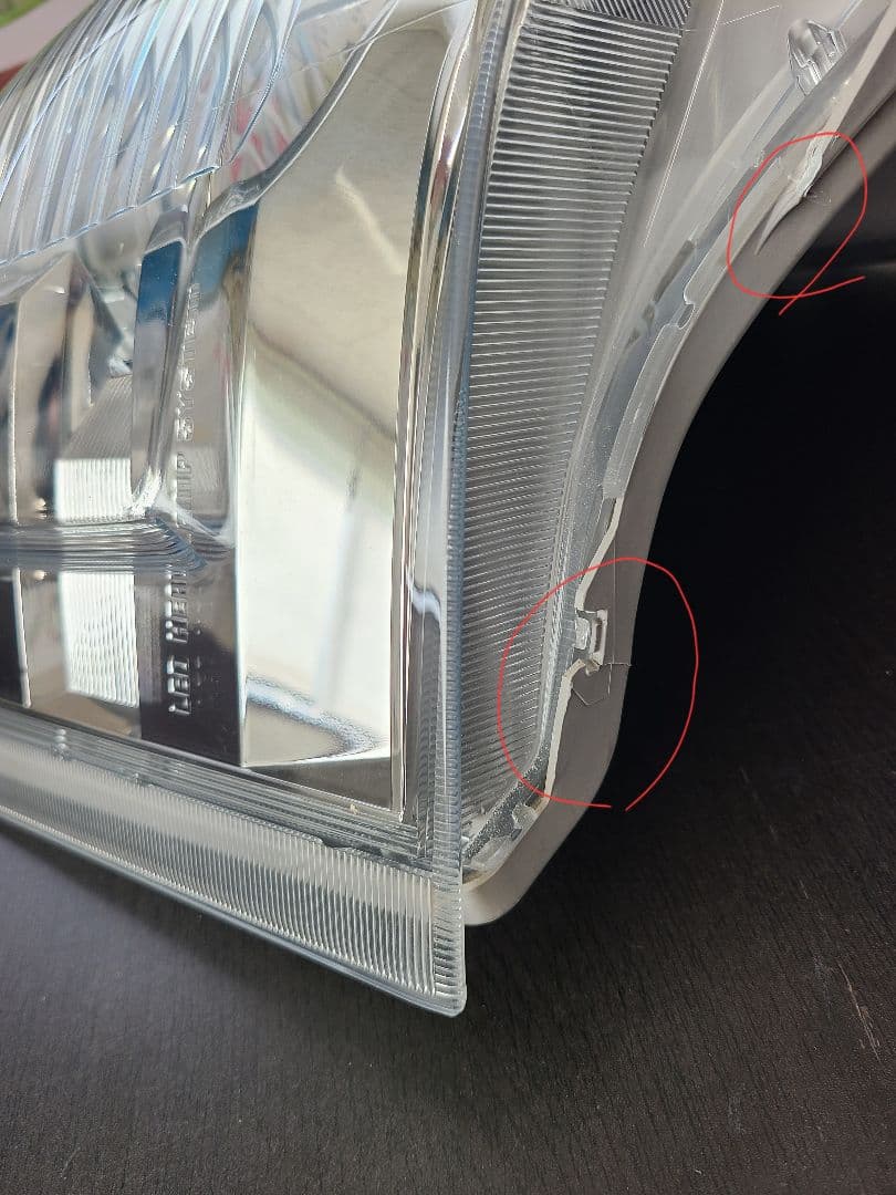 ハイエース　純正LED ヘッドライト 右側
