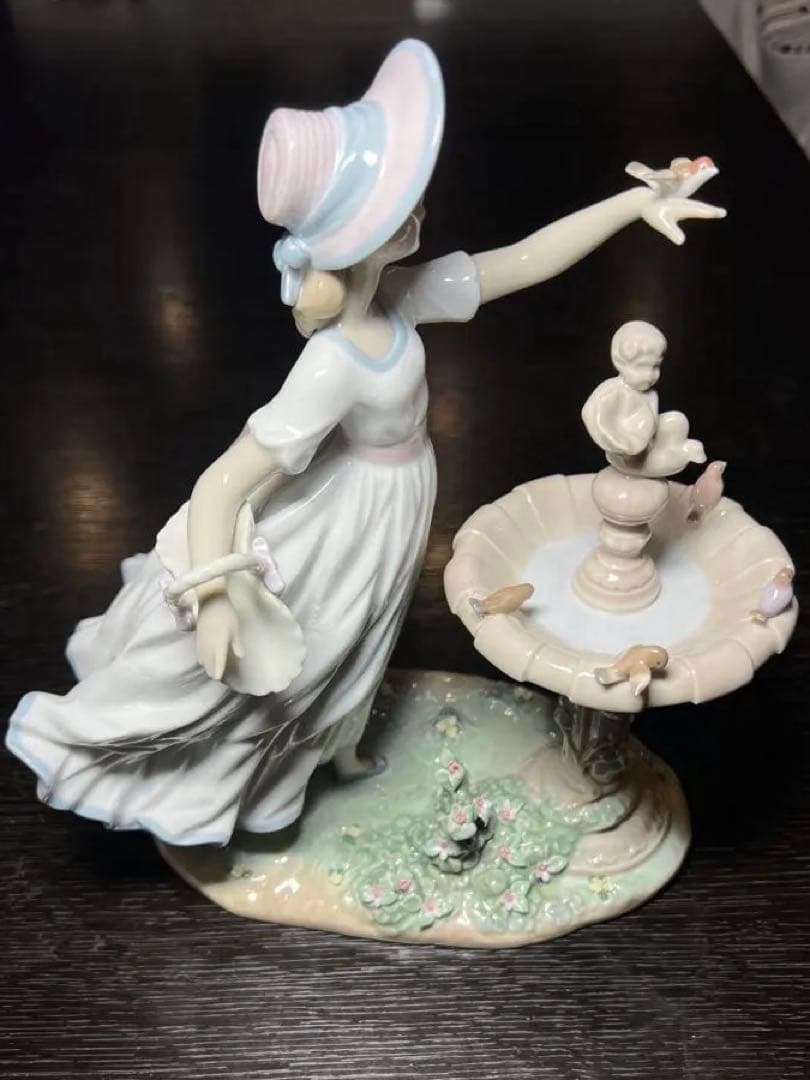 リヤドロ　春を告げる小鳥たち